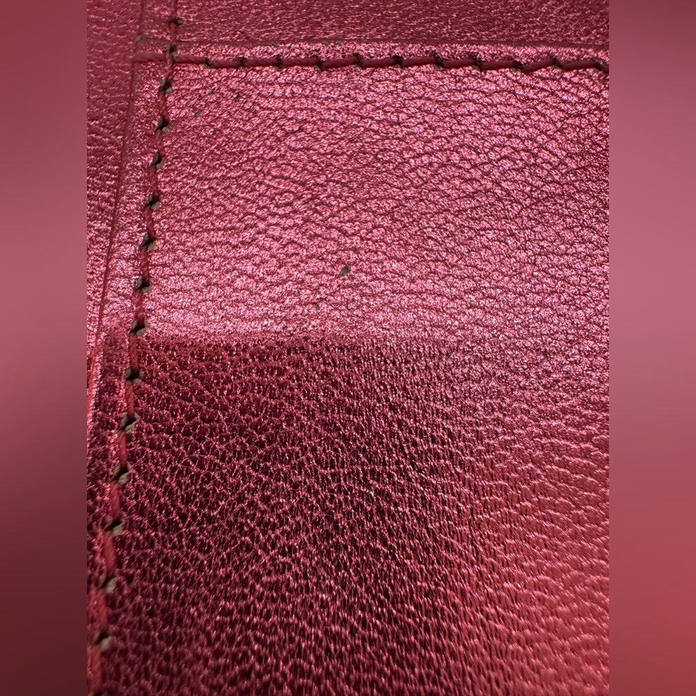 💝 Vince Camuto Pink Metallic Leather Zip Wallet Card Holder - Picture 8 of 8